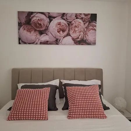 Apartament Marina *