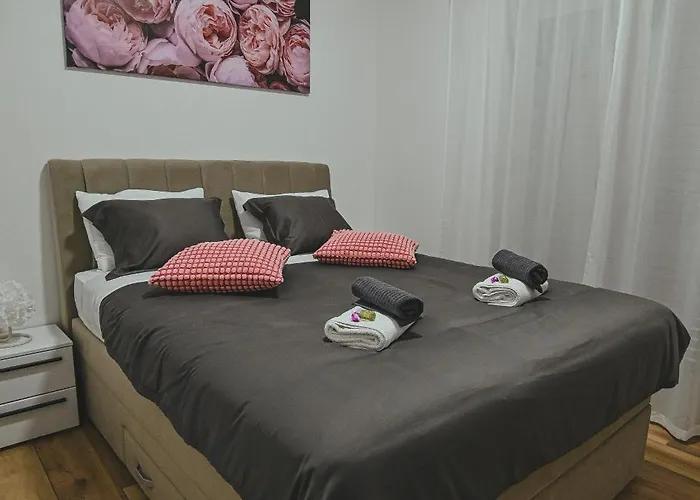 Marina Apartment *